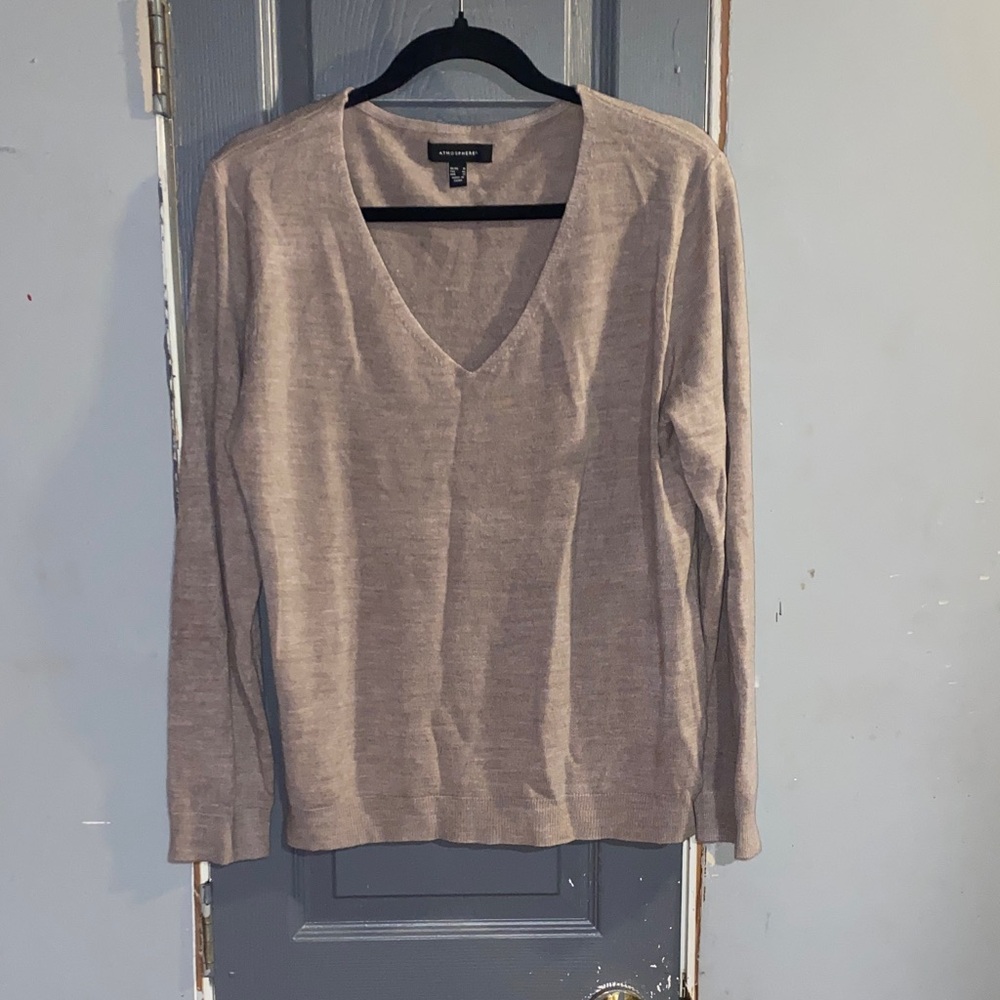 Women's V-Neck Sweater - Gray